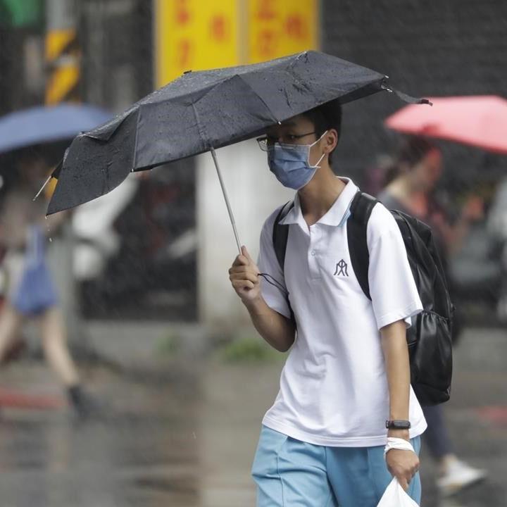 1 dead, more than 300 injured as Typhoon Koinu sweeps parts of Taiwan